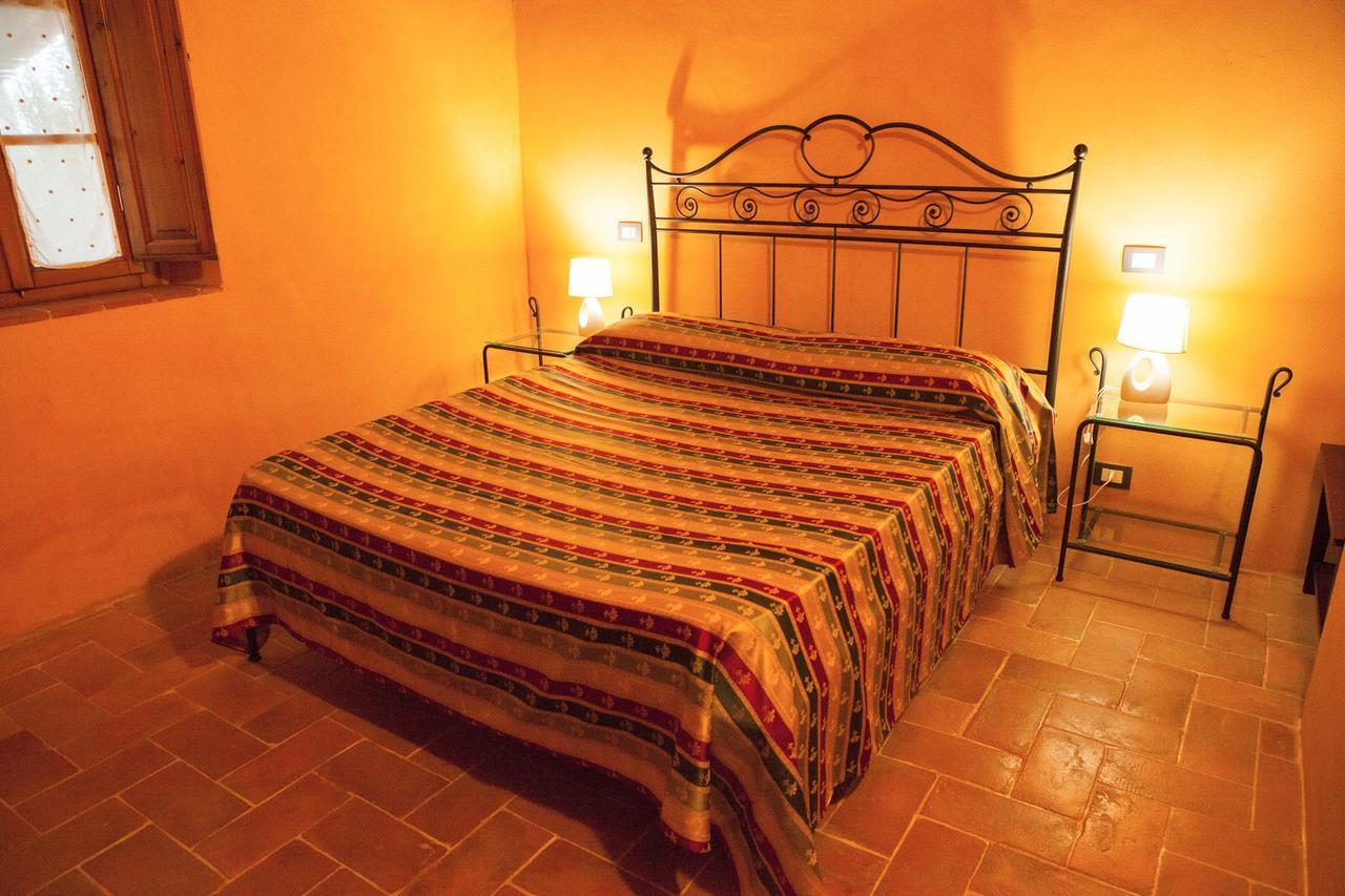 Casa Vacanze Casale al Pino Riparbella Esterno foto