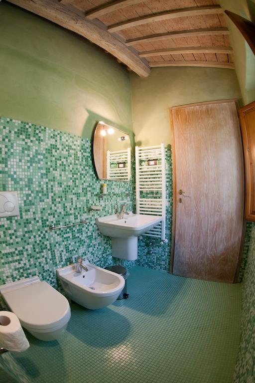 Casa Vacanze Casale al Pino Riparbella Camera foto