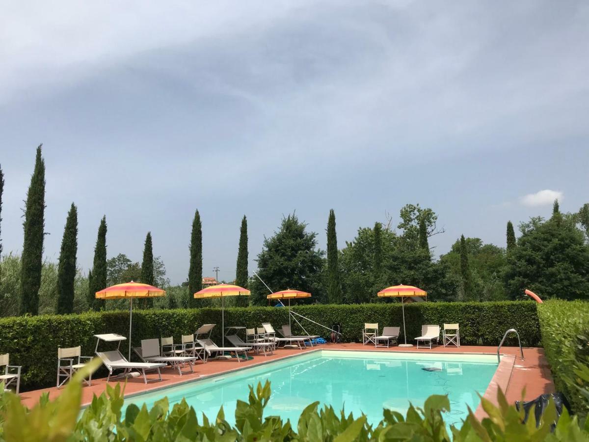 Casa Vacanze Casale al Pino Riparbella Esterno foto